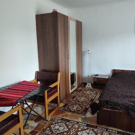 Отель Casa Irilen Мэнэстиря-Гуморулуй Экстерьер фото