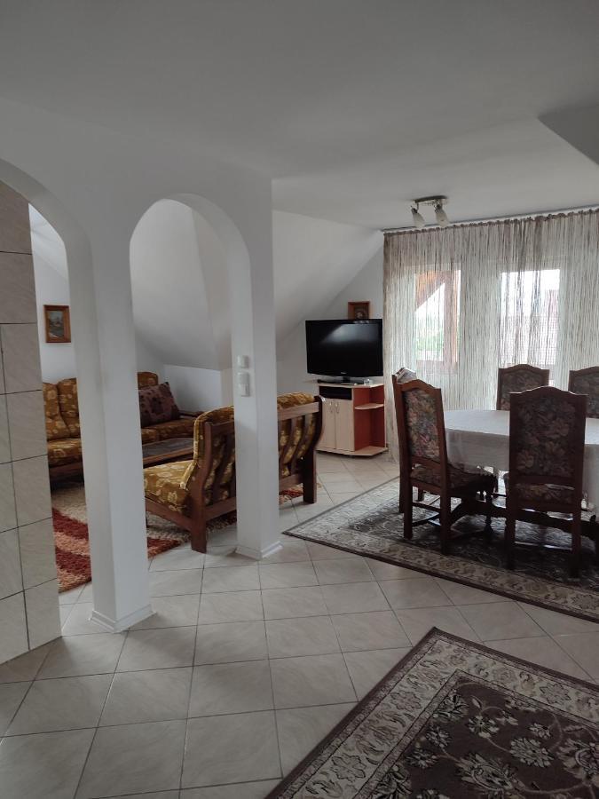 Отель Casa Irilen Мэнэстиря-Гуморулуй Экстерьер фото